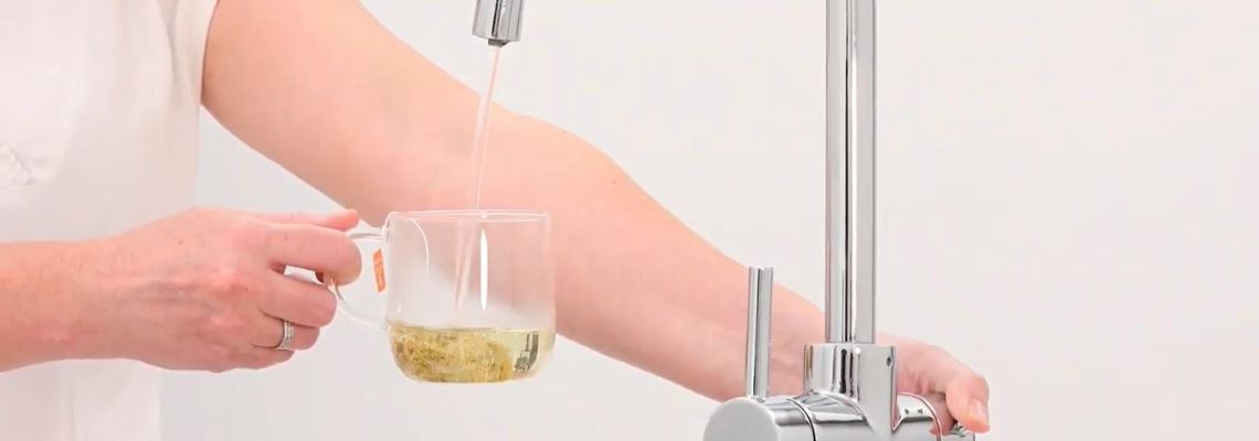 Instant boiling tap